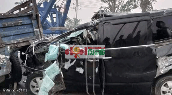 মাধবপুরে ট্রাকের পেছনে মাইক্রোবাসের ধাক্কা, যাত্রী নিহত - Natun Sylhet