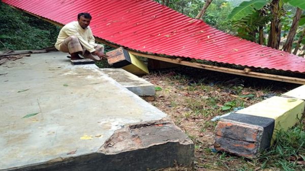 বড়লেখায় আশ্রয়ণের ঘর ভাঙার অভিযোগে প্রশাসনের মামলা - Natun Sylhet